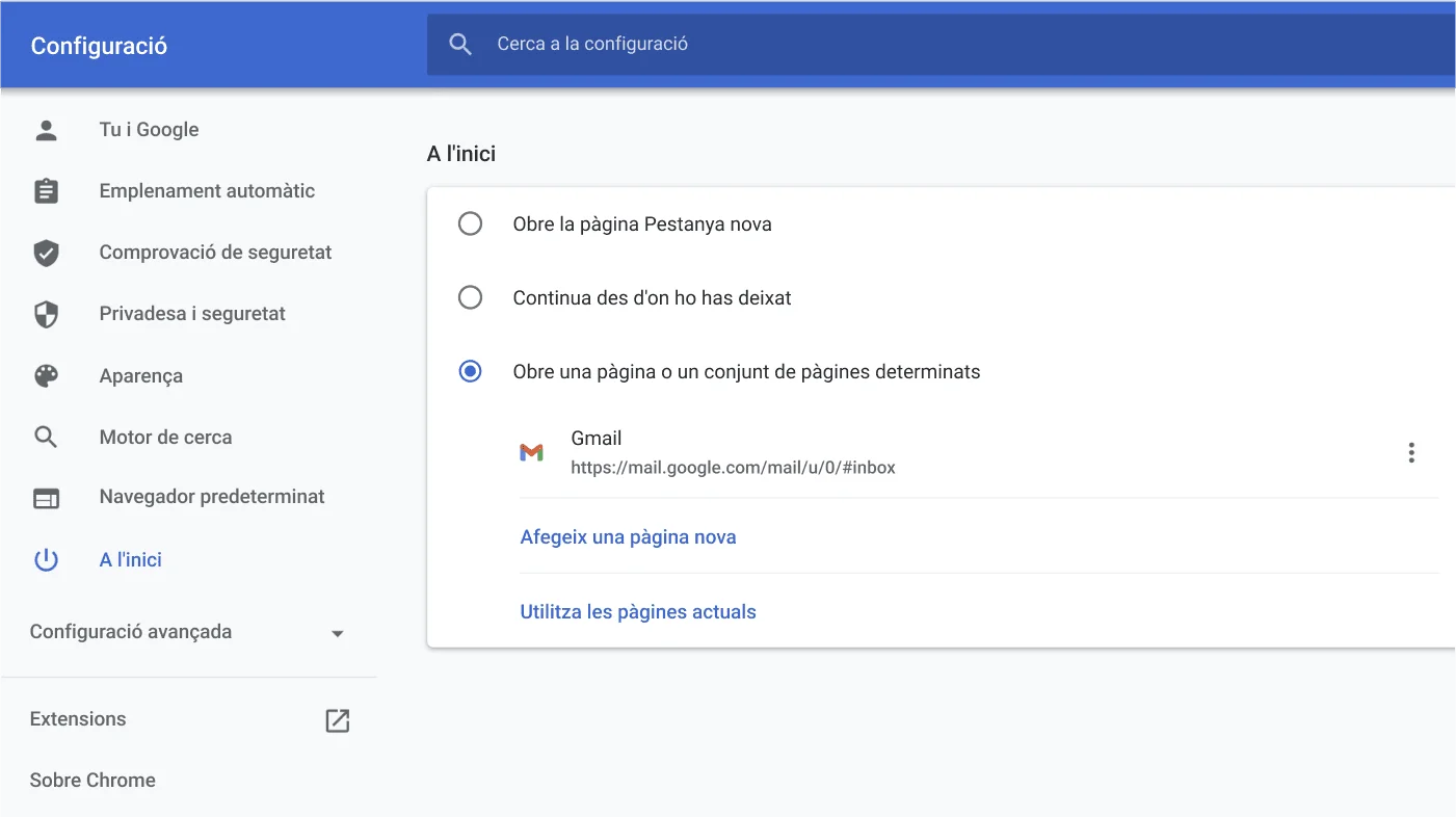 Finestra de la configuració del navegador Chrome que mostra el menú d'opcions A l'inici.